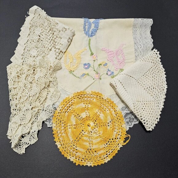 VTG Linen Table Runner Chunky Cross Stitch Tulips Doilies Repurpose For Crafts - Picture 1 of 16